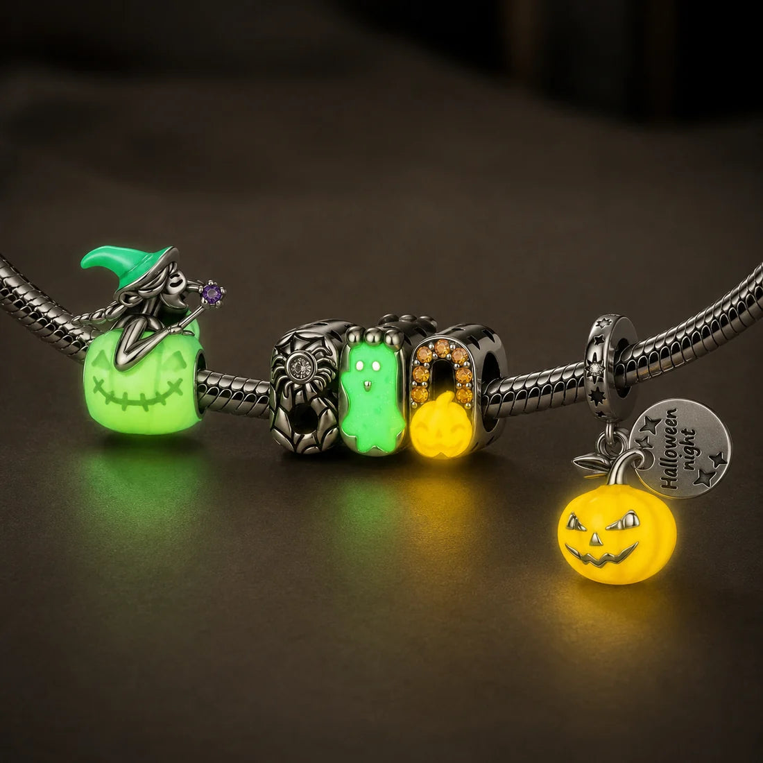 Világító Halloweeni Bűbáj